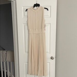 Nanette Lepore Sleeveless Cream Pleated Dress